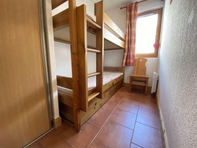 Rent in ski resort Studio cabin 4 people (210) - Résidence les Ecrins - Praz sur Arly - Bunk beds