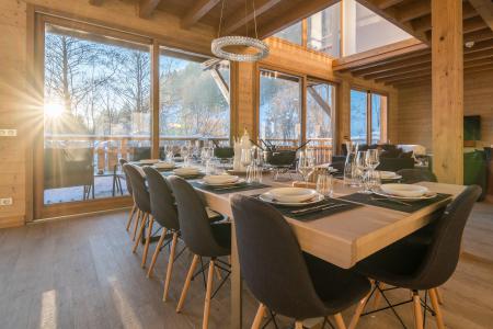 Rent in ski resort Résidence Les Portes de Megève - Praz sur Arly - Table