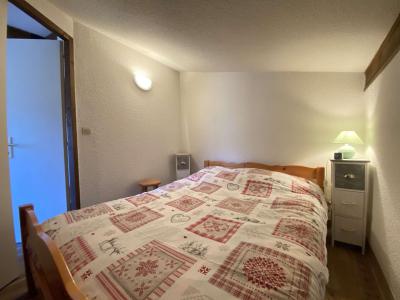 Rent in ski resort 2 room apartment 6 people (A16) - Résidence Praz les Pistes - Praz sur Arly - Bedroom under mansard