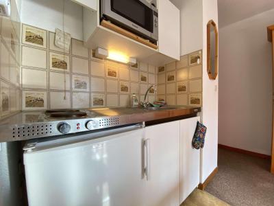 Rent in ski resort 2 room apartment 4 people (A10) - Résidence Praz Village - Praz sur Arly - Open-plan kitchen
