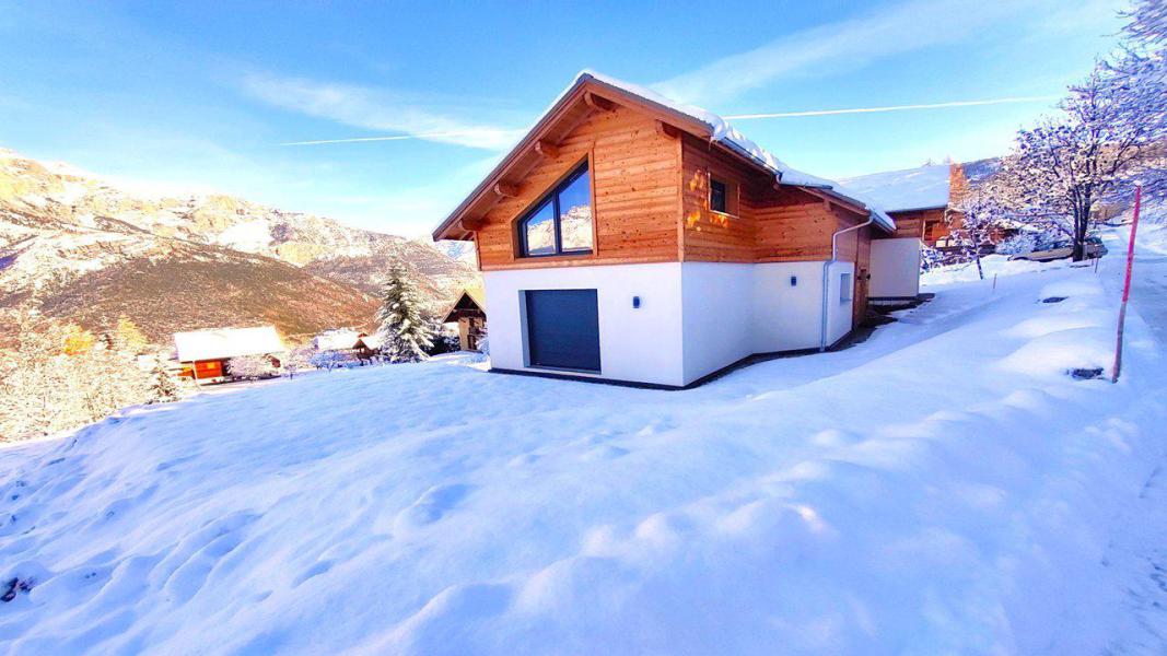 Rent in ski resort 5 room triplex chalet 10 people - Chalet Le Riou - Puy-Saint-Vincent - Winter outside