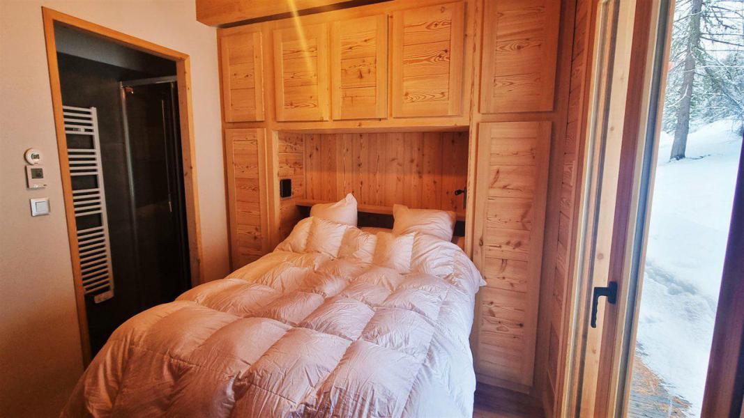 Rent in ski resort 5 room duplex chalet 14 people - Chalet Piganiol - Puy-Saint-Vincent - Bedroom