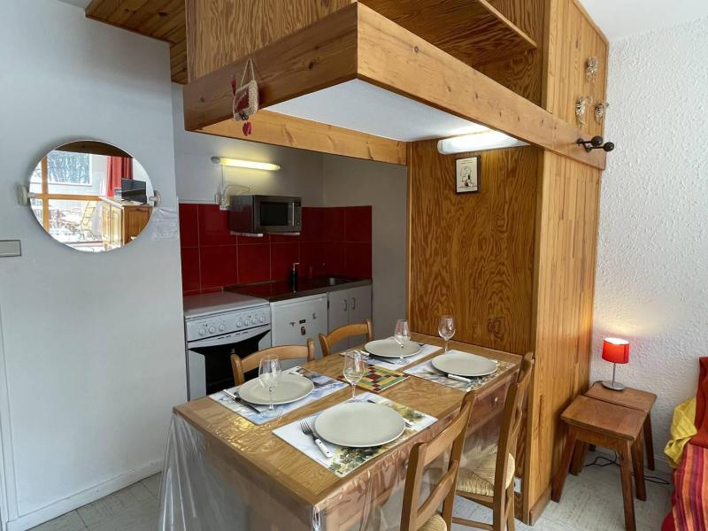 Rent in ski resort 2 room apartment 4 people (05) - Résidence Agneaux - Puy-Saint-Vincent - Apartment