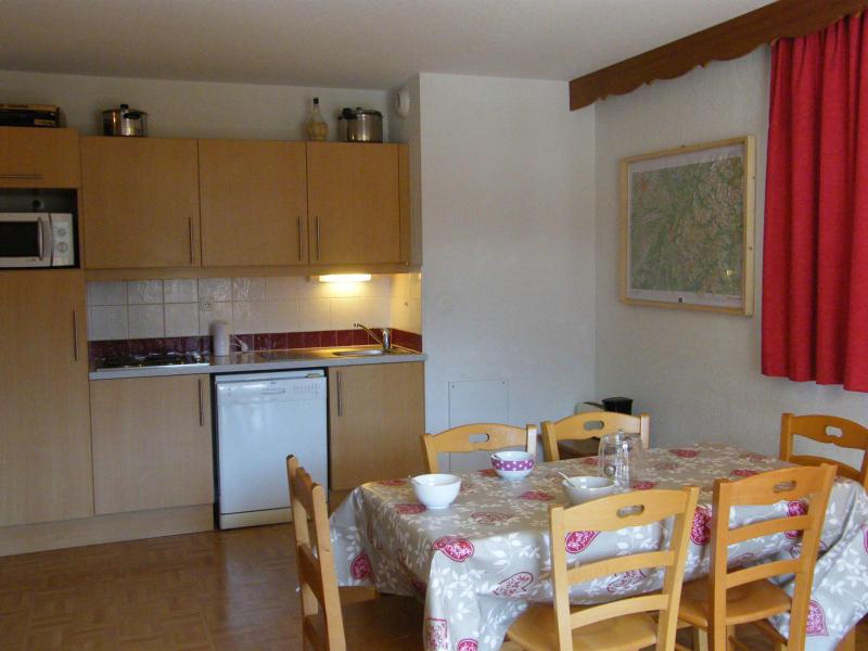 Rent in ski resort 2 room apartment cabin 6 people (C22) - Résidence des Gentianes - Puy-Saint-Vincent - Living room