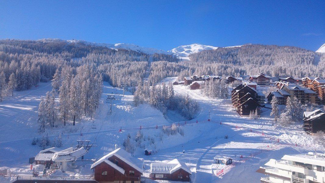 Vacances en montagne Studio coin montagne 4 personnes (508) - Résidence Emeraude - Puy-Saint-Vincent - Extérieur hiver