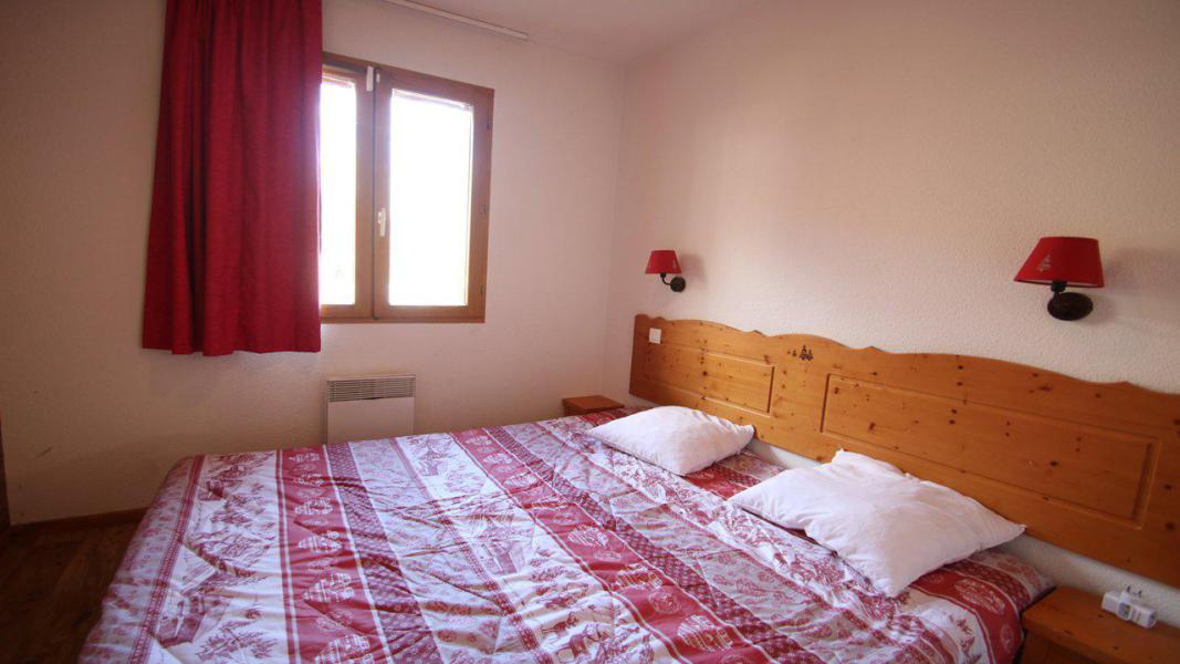 Rent in ski resort 2 room apartment sleeping corner 6 people (A706) - Résidence Hameau des Ecrins - Puy-Saint-Vincent - Bedroom