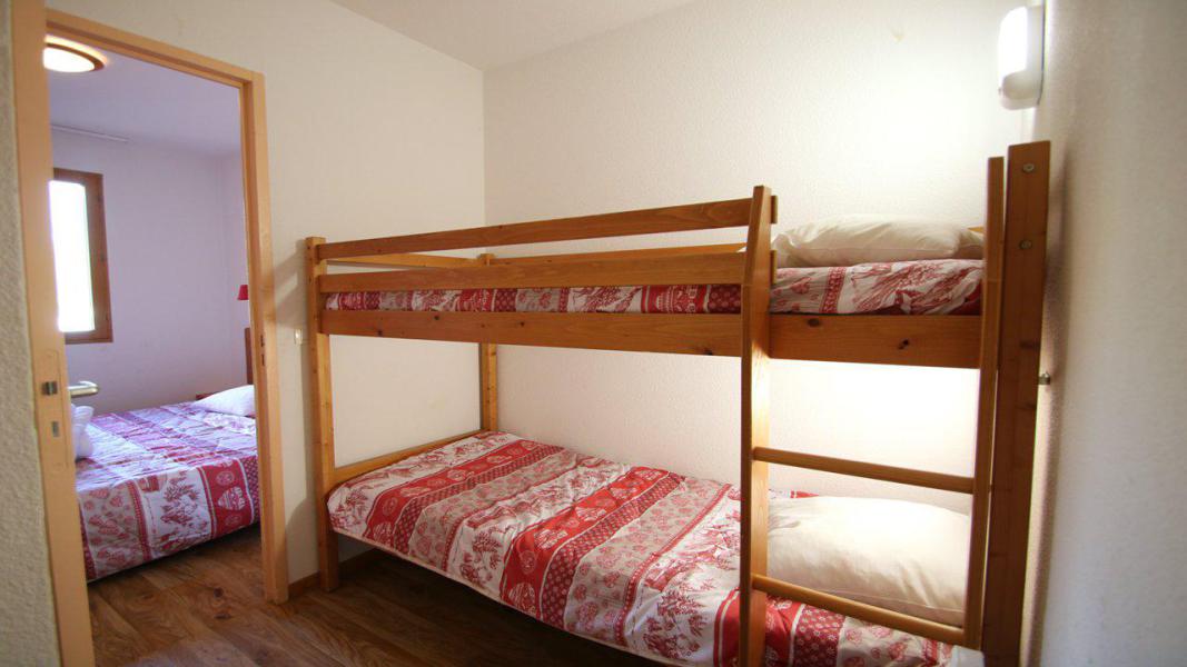 Rent in ski resort 2 room apartment sleeping corner 6 people (A706) - Résidence Hameau des Ecrins - Puy-Saint-Vincent - Bunk beds