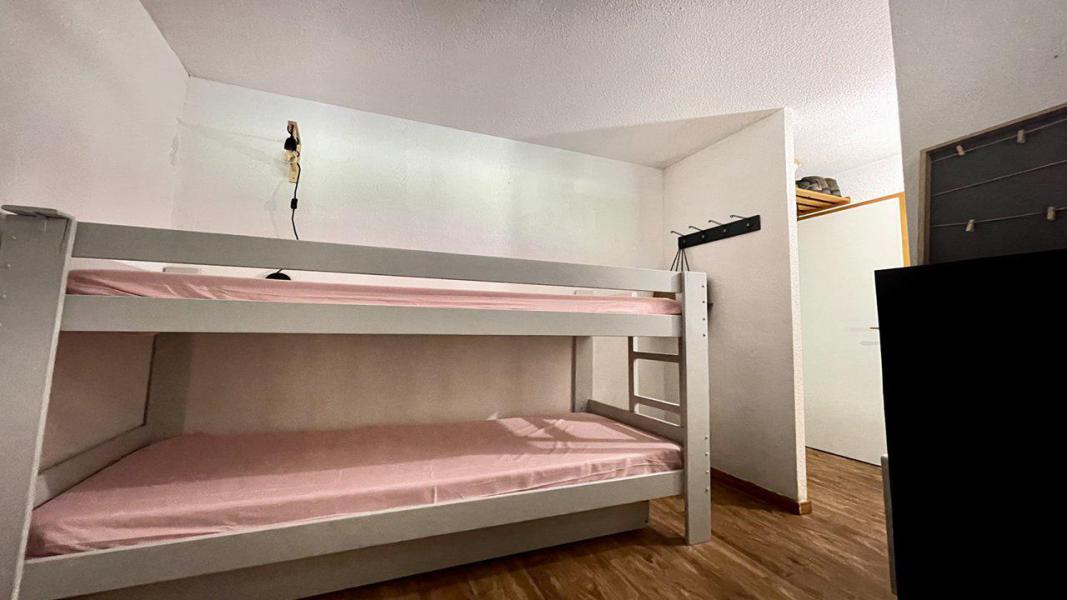Rent in ski resort 2 room apartment cabin 6 people (A213P) - Résidence La Dame Blanche - Puy-Saint-Vincent - Bunk beds