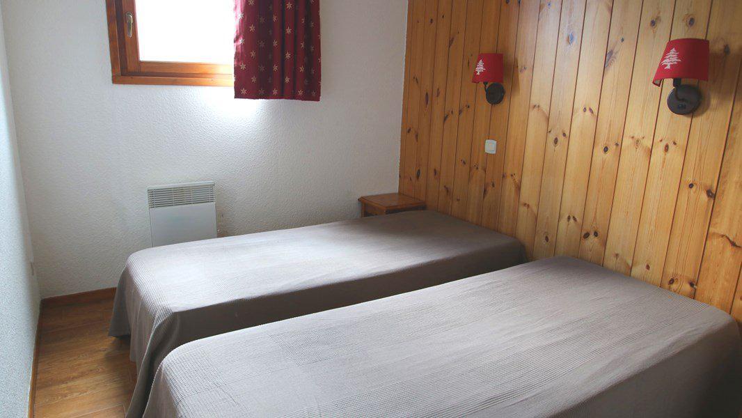 Rent in ski resort 3 room apartment 6 people (C2) - Résidence La Dame Blanche - Puy-Saint-Vincent - Bedroom