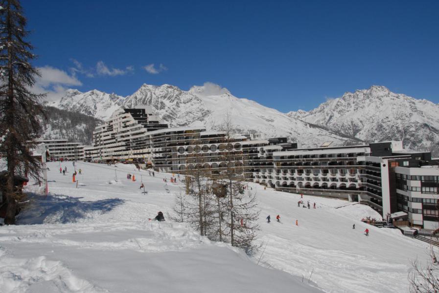 Rent in ski resort Résidence la Voile - Puy-Saint-Vincent - Winter outside