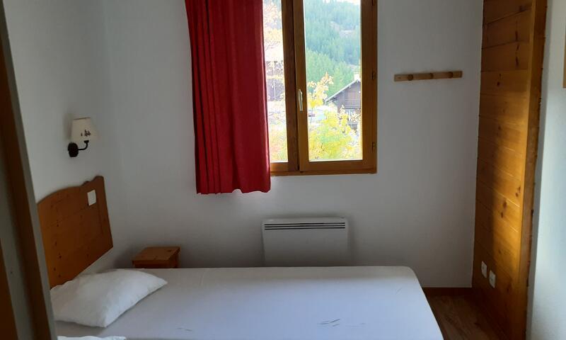 Vacances en montagne Appartement 2 pièces 6 personnes (Confort 32m²-7) - Résidence le Hameau des Ecrins - Maeva Home - Puy-Saint-Vincent - Extérieur hiver
