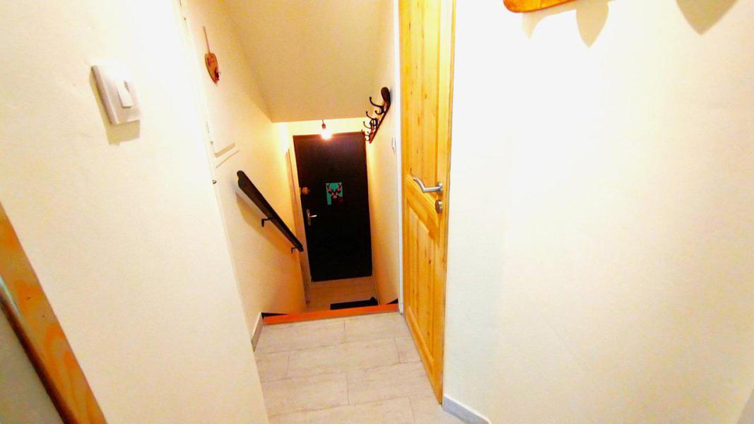 Skiverleih 2-Zimmer-Appartment für 4 Personen (16) - Résidence le Saint Roch - Puy-Saint-Vincent - Treppen