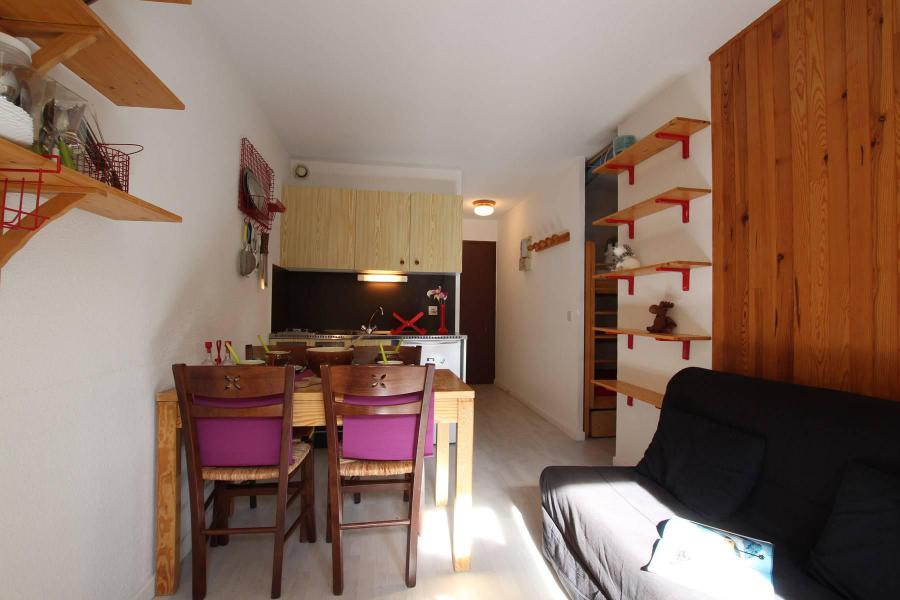 Rent in ski resort Studio sleeping corner 4 people (210) - Résidence le Sérac - Puy-Saint-Vincent - Apartment