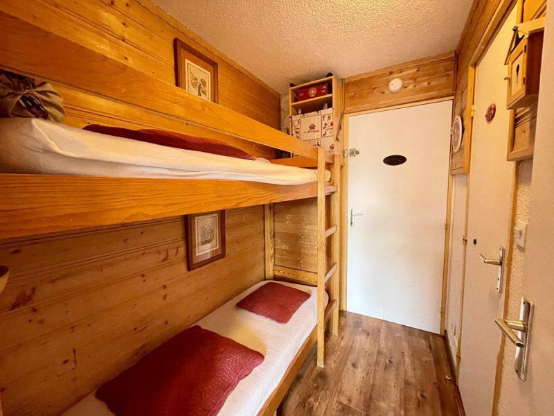 Rent in ski resort Studio sleeping corner 4 people (202) - Résidence Pendine 1 - Puy-Saint-Vincent - Apartment