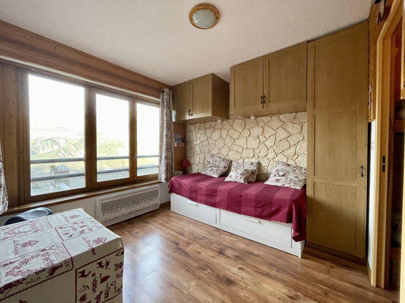 Rent in ski resort Studio sleeping corner 4 people (202) - Résidence Pendine 1 - Puy-Saint-Vincent - Living room