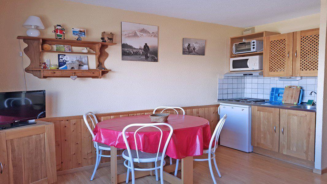 Rent in ski resort Studio sleeping corner 4 people (303) - Résidence Pendine 2 - Puy-Saint-Vincent - Apartment