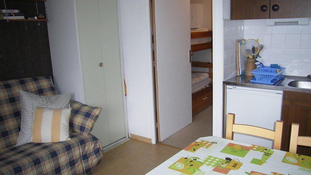 Rent in ski resort Studio sleeping corner 4 people (304) - Résidence St Moritz - Puy-Saint-Vincent - Apartment