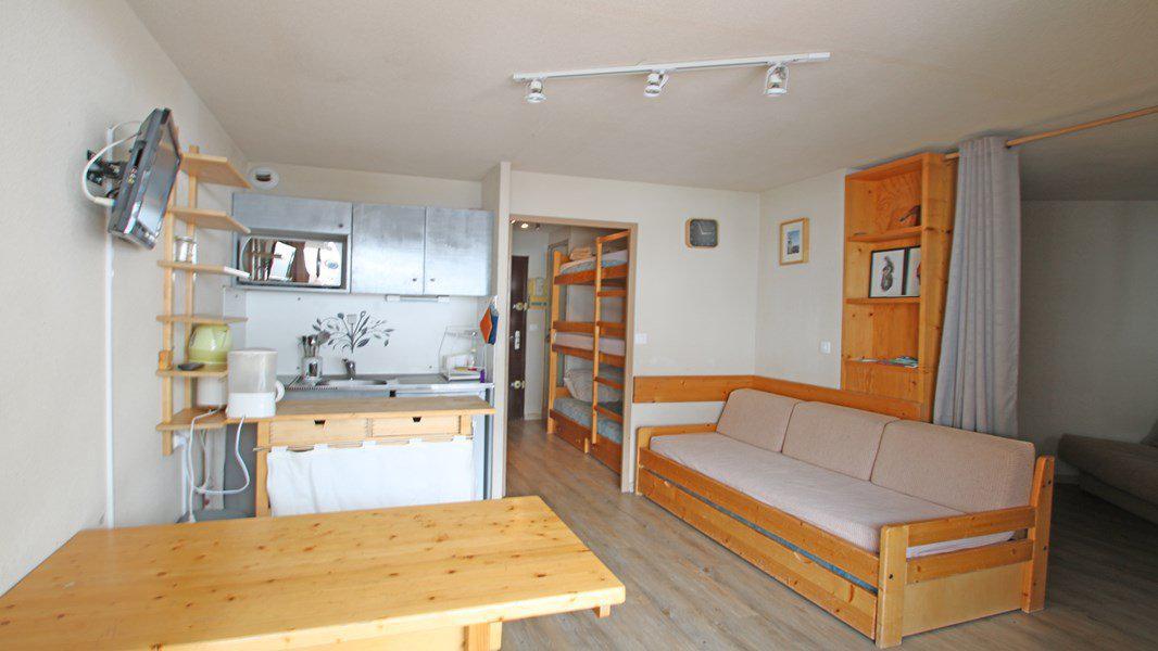 Rent in ski resort Studio sleeping corner 5 people (601) - Résidence St Moritz - Puy-Saint-Vincent - Apartment