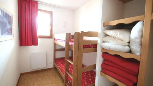 Rent in ski resort 3 room apartment 6 people (C26) - Résidence Gentianes - Puy-Saint-Vincent