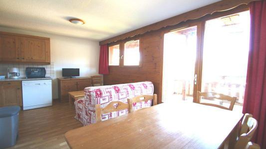 Rent in ski resort 4 room apartment 6 people (B112) - Résidence Hameau des Ecrins - Puy-Saint-Vincent - Living room