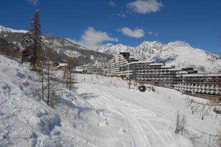 Rent in ski resort Résidence la Voile - Puy-Saint-Vincent - Winter outside