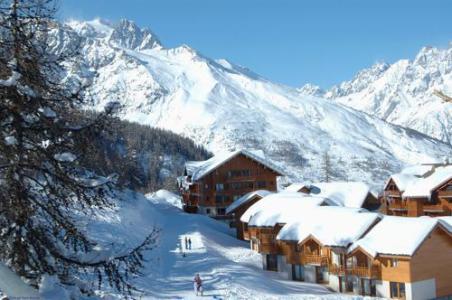 Ski verhuur Résidence le Parc Aux Etoiles - Puy-Saint-Vincent - Buiten winter