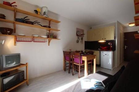 Rent in ski resort Studio sleeping corner 4 people (210) - Résidence le Sérac - Puy-Saint-Vincent - Apartment