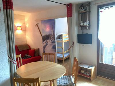Rent in ski resort Studio sleeping corner 4 people (201) - Résidence Serac - Puy-Saint-Vincent - Living room