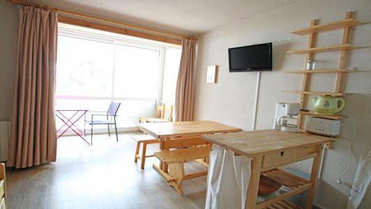 Rent in ski resort Studio sleeping corner 5 people (601) - Résidence St Moritz - Puy-Saint-Vincent - Living room