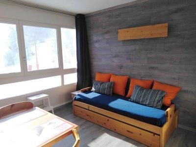 Rent in ski resort Studio sleeping corner 4 people (806) - Résidence Valgardena - Puy-Saint-Vincent - Bench seat