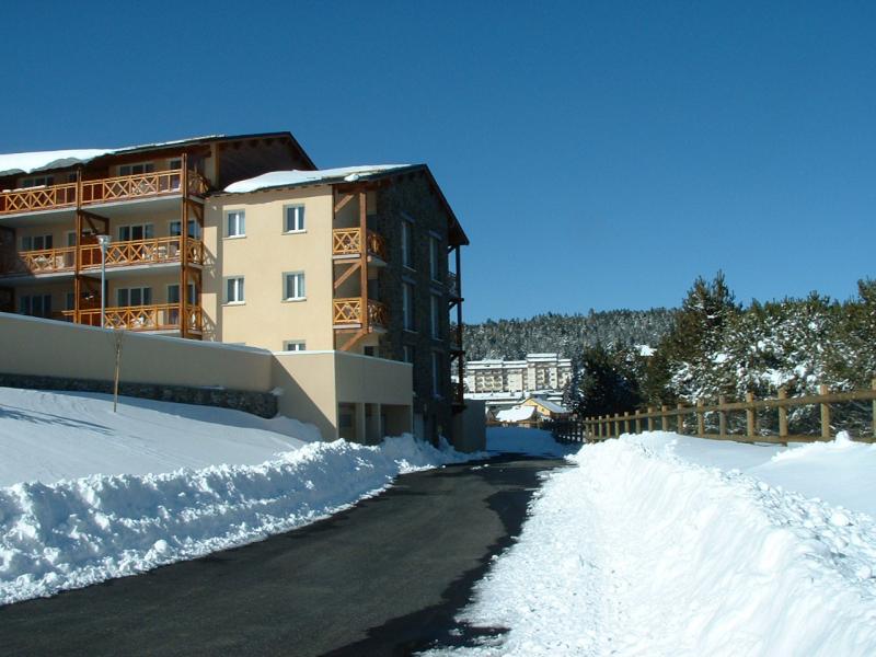 Ski verhuur Résidence Appart'Vacances Pyrenées 2000 - Pyrénées 2000 - Buiten winter