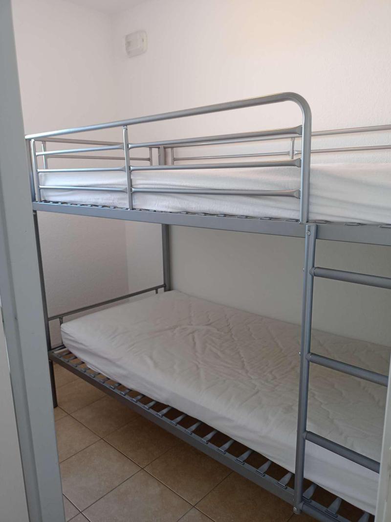 Rent in ski resort 2 room apartment 6 people (A12) - Résidence Gardette - Réallon - Bunk beds