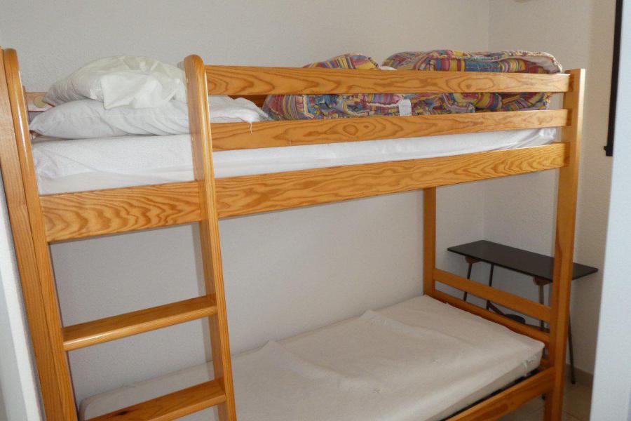 Rent in ski resort 2 room apartment 6 people (A24) - Résidence Gardette - Réallon - Bunk beds