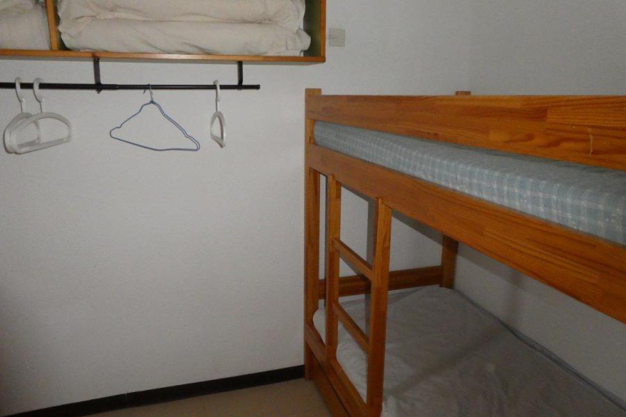 Rent in ski resort 2 room apartment 6 people (247R) - Résidence Relais - Réallon - Bunk beds