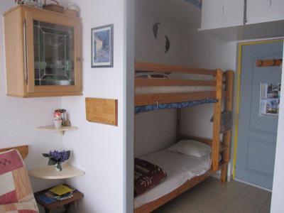 Rent in ski resort 2 room apartment 6 people (B22) - Résidence Gardette - Réallon - Bunk beds