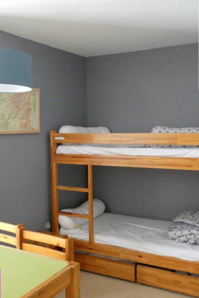Rent in ski resort 2 room apartment 6 people (360R) - Résidence Relais - Réallon - Bunk beds