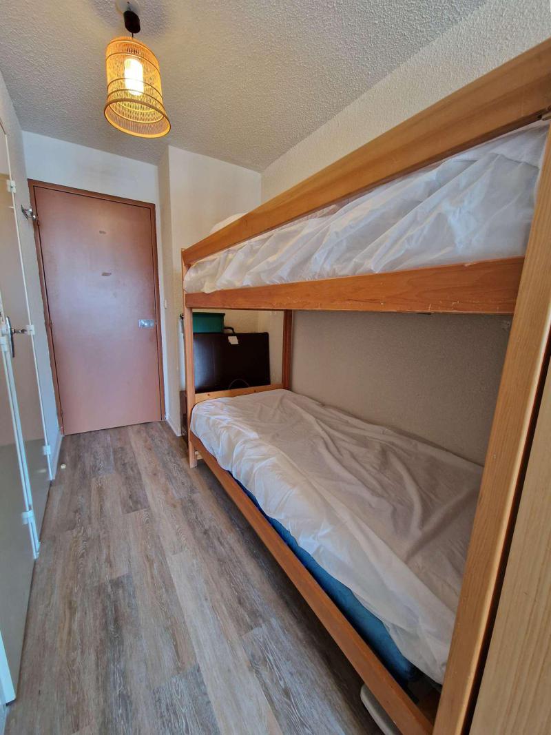 Rent in ski resort Studio sleeping corner 4 people (823) - Le Diamant - Risoul - Apartment