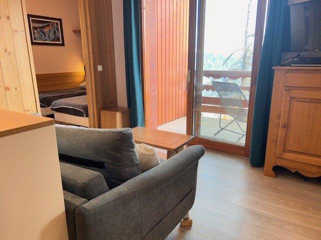 Rent in ski resort 3 room apartment sleeping corner 6 people (301) - Résidence Antarès - Risoul - Living room