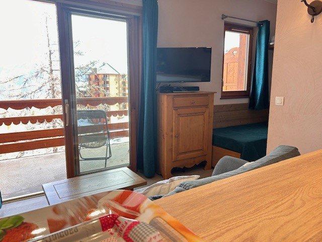 Rent in ski resort 3 room apartment sleeping corner 6 people (301) - Résidence Antarès - Risoul - Living room