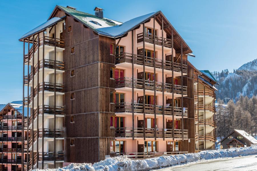 Location au ski Résidence Castor et Pollux - Risoul - Extérieur hiver