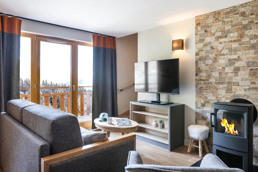 Rent in ski resort Résidence Club MMV Le Silvana - Risoul - Living room