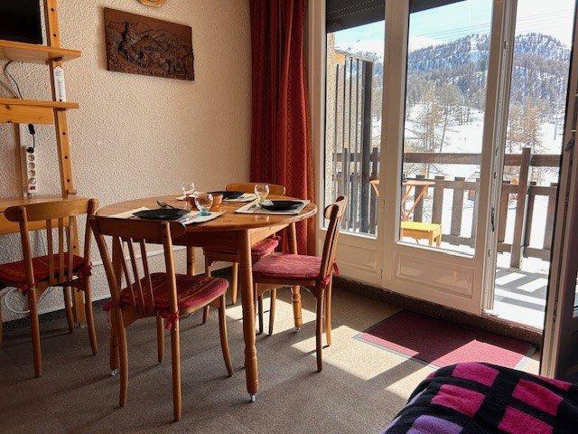 Rent in ski resort 2 room apartment 4 people (34) - Résidence Le Cesier - Risoul - Living room