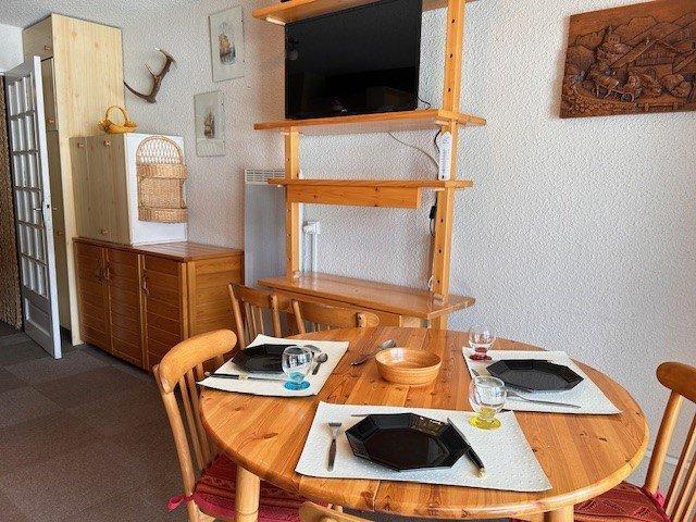 Rent in ski resort 2 room apartment 4 people (34) - Résidence Le Cesier - Risoul - Living room