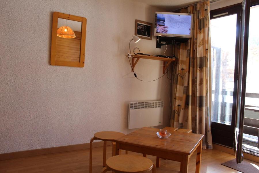 Rent in ski resort 2 room apartment 5 people (14) - Résidence Le Cesier - Risoul - Apartment