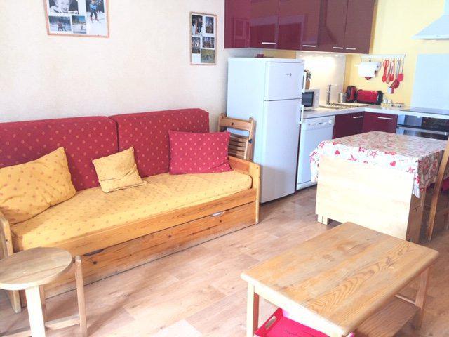 Rent in ski resort Studio sleeping corner 4 people (170-23I) - Résidence le Cimbro I - Risoul - Living room