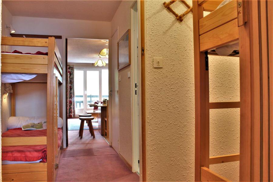 Rent in ski resort 2 room apartment 6 people (906) - Résidence le Cimbro II - Risoul - Corridor