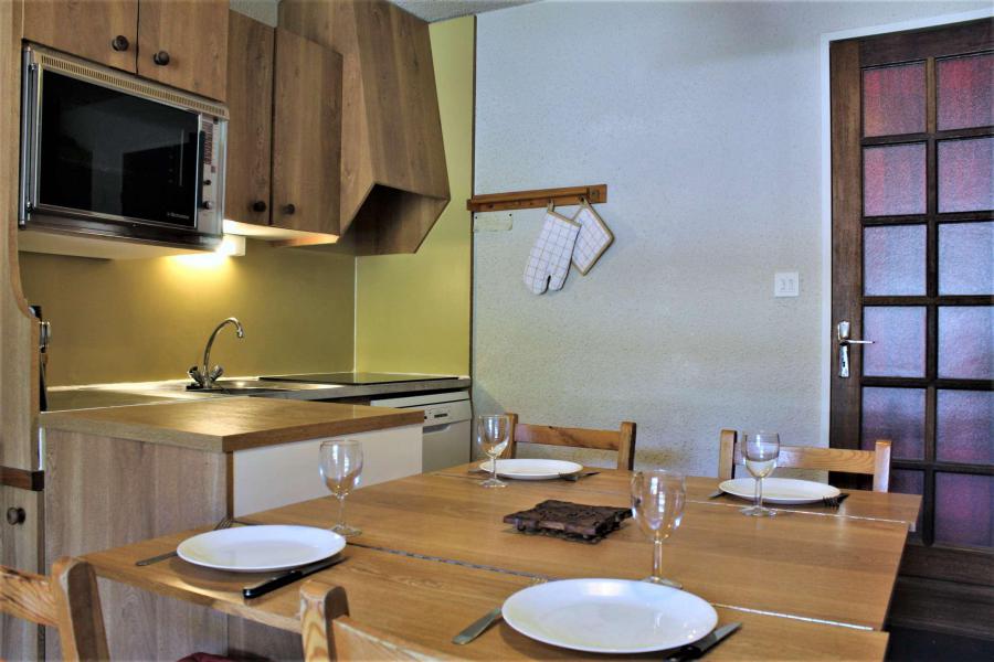 Rent in ski resort 2 room apartment cabin 8 people (27) - Résidence le Cimbro II - Risoul - Living room