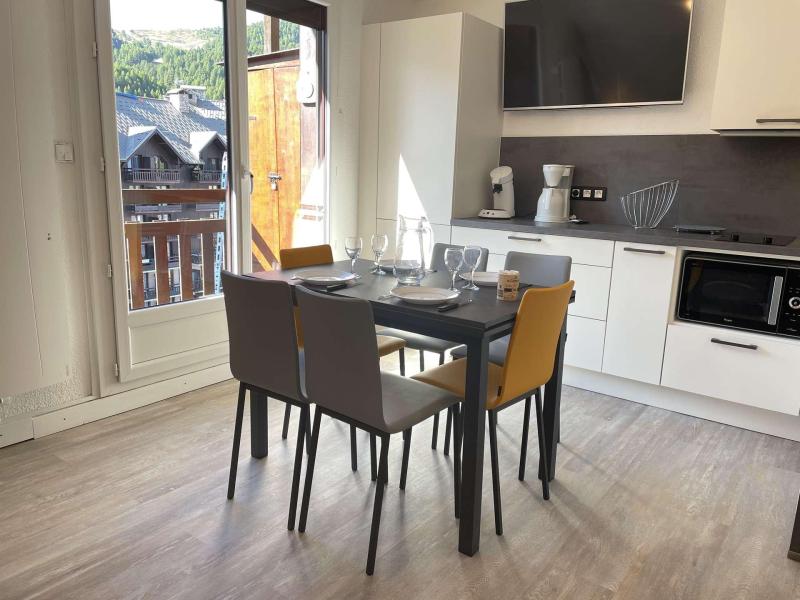 Rent in ski resort 2 room apartment 6 people (613) - Résidence le Cristal B - Risoul - Living room