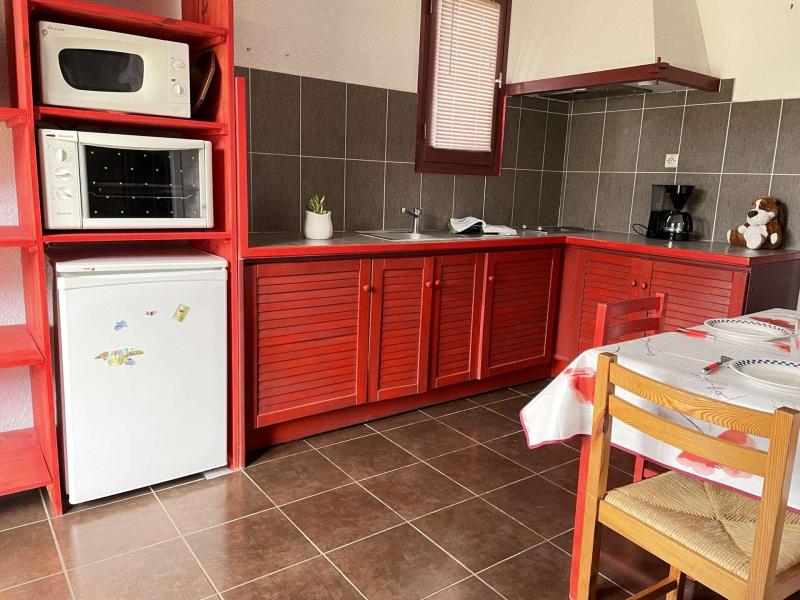 Rent in ski resort 2 room apartment 5 people (24) - Résidence les Airelles B - Risoul - Dining area