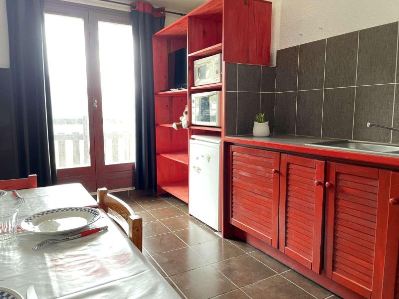 Rent in ski resort 2 room apartment 5 people (24) - Résidence les Airelles B - Risoul - Kitchenette